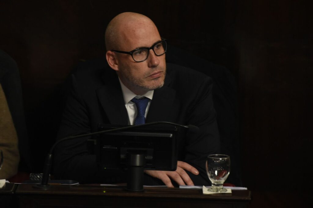 El senador de Hechos – UCR Identidad, Marcelo “Chuby” Leguizamón, presentó un pedido de informes por el ataque cibernético que sufrió el IOMA.