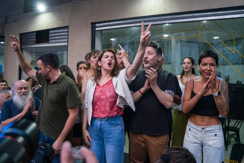 Con foto de unidad, la intendenta de Moreno, Mariel Fernández, se postuló para suceder a Axel Kicillof. “Construyo para gobernar la provincia integrando a todos los sectores”, afirmó.
