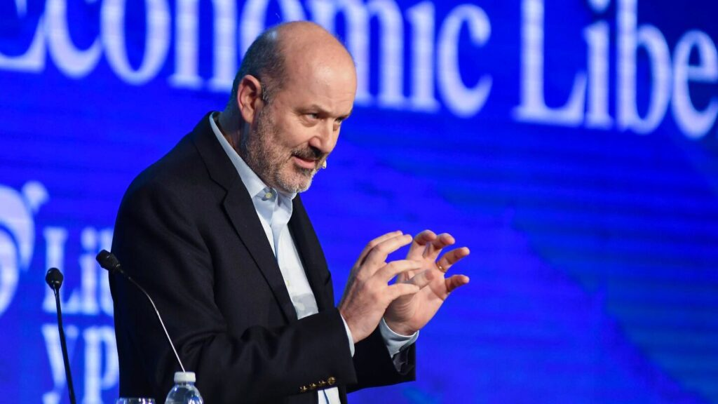 El ministro de Desregulación, Federico Sturzenegger, llega este miércoles al Senado de la Nación para explicar el proyecto de Inviolabilidad de la Propiedad Privada.