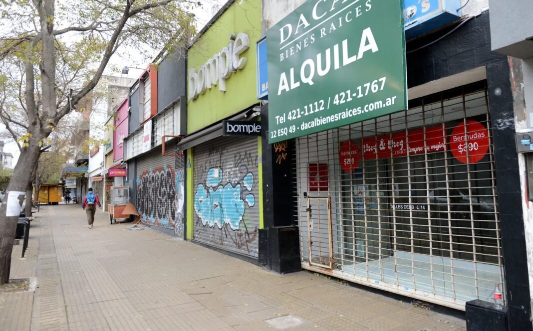 El diputado Ariel Archanco cuestionó a Milei por el cierre de comercios en La Plata y atribuyó la crisis del consumo al modelo económico vigente.