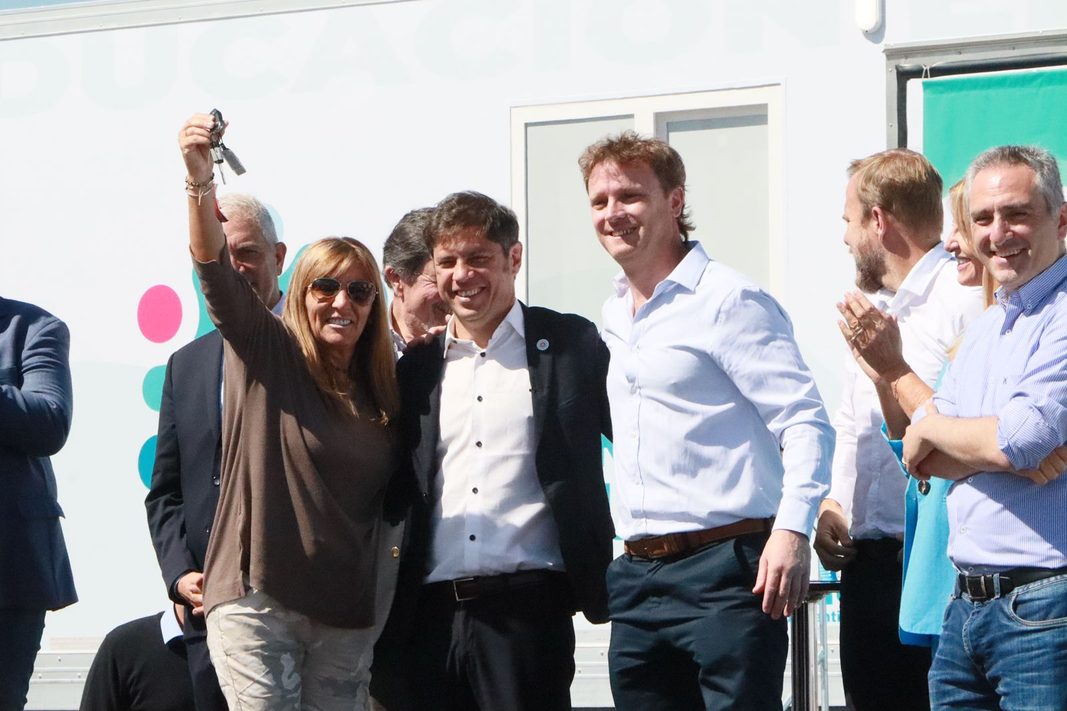 El gobernador Axel Kicillof visitará este miércoles los municipios de Adolfo Gonzáles Chaves y Olavarría. Enterate qué obras inaugurará.