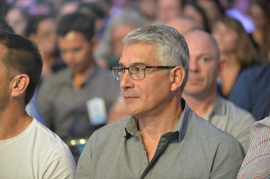El diputado massista Carlos Puglelli tiene una ley para prohibir la publicidad de apuestas en menores de edad.
