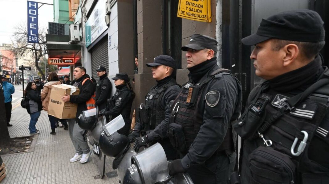 La senadora bonaerense libertaria, Florencia Arietto, pide modificar el Código Procesal Penal para agilizar la restitución de bienes usurpados a sus propietarios.