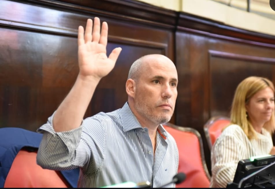 La iniciativa del senador Marcelo Leguizamón establece que la comisión Bicameral sea la encargada de redactar el anteproyecto de reforma de la Ley Orgánica de Municipalidades.