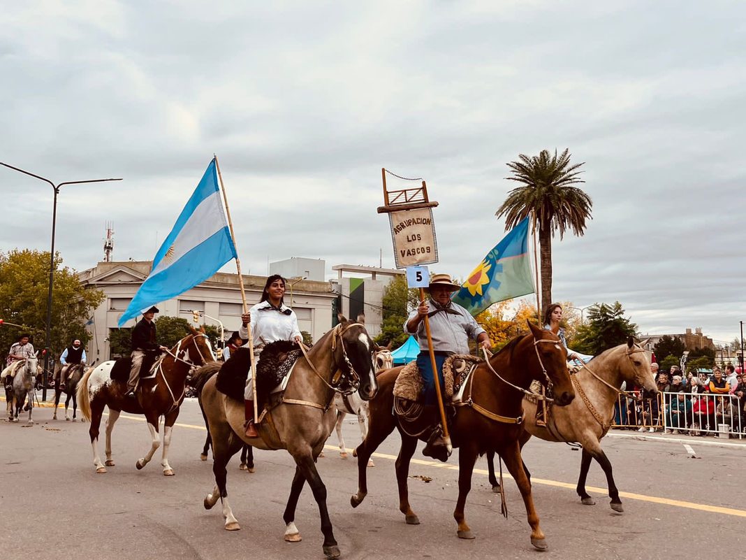 El desfile por los 150° años de Trenque Lauquen contará con la participación de instituciones educativas, agrupaciones tradicionalistas y buena parte de la comunidad.
