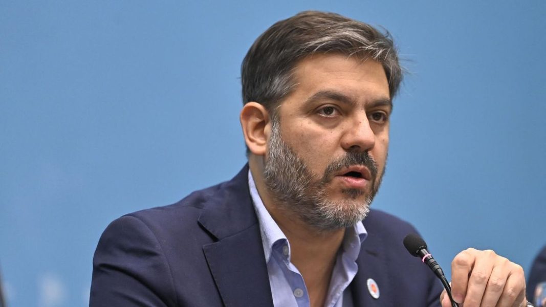 El ministro de Gobierno, Carlos Bianco, advirtió por la crisis en el sistema de transporte público y responsabilizó al Ejecutivo de Javier Milei.