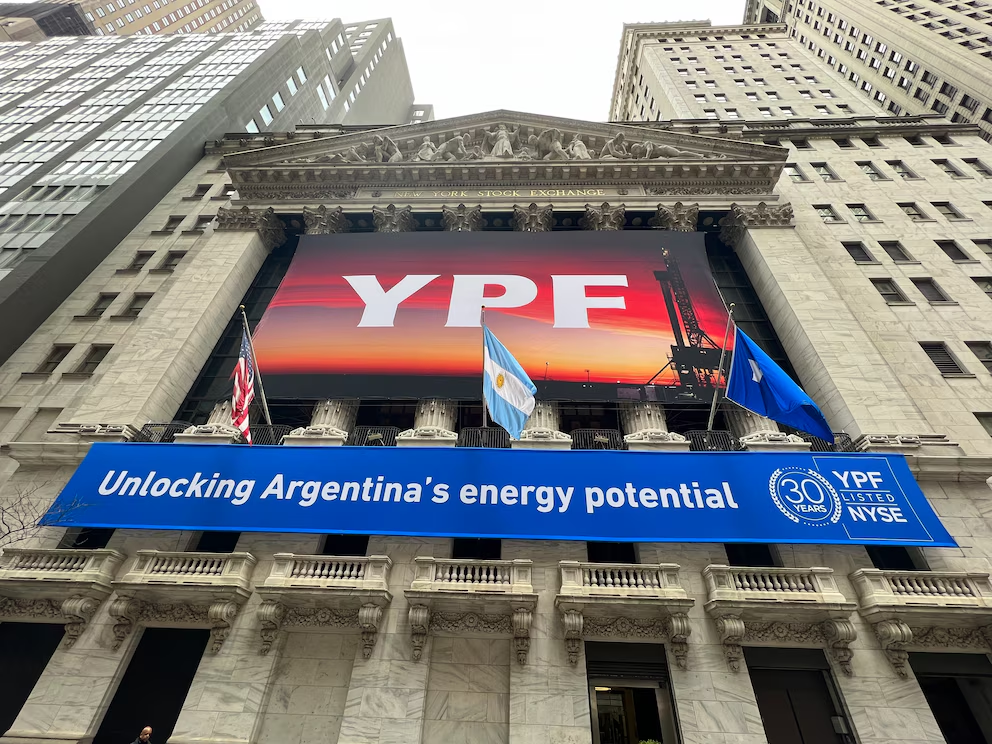 Tras el fallo favorable a la Argentina, la Cámara de Apelaciones de Nueva York dejó en suspenso en las últimas horas todas las apelaciones relativas al juicio por YPF. 