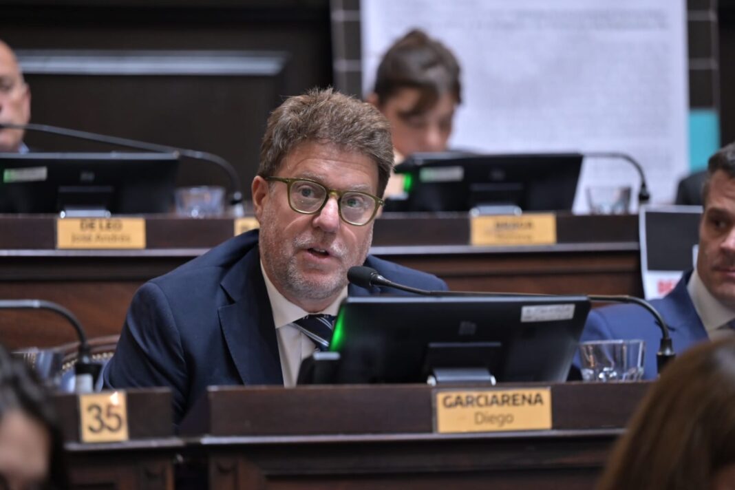 El diputado bonaerense de la UCR + Cambio Federal, Diego Garciarena, le respondió a Carlos Bianco tras la polémica por el reparto de fondos para intendentes.