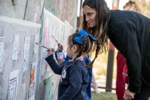 La diputada massista, Luciana Padulo, propone crear la figura del Defensor de Niños bonaerense, para reforzar la protección de los derechos infantiles.
