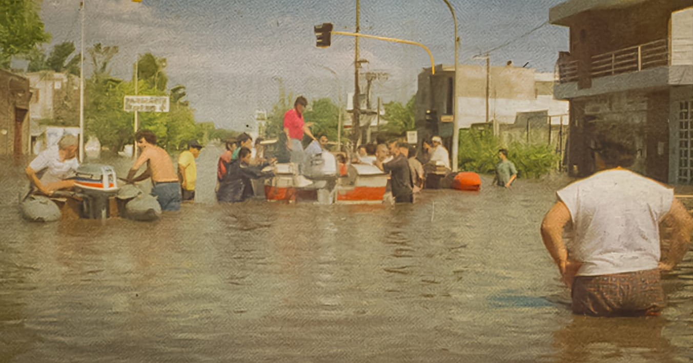 Una de las postales que dejó la histórica inundación de 1995 en Pergamino.