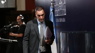 Una de las jubiladas involucradas declaró en la causa contra Adorni y afirmó que terceros manejaron la venta del departamento en Caballito.