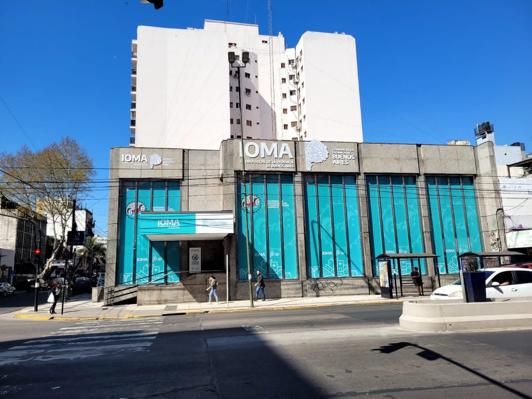 El diputado Martín Rozas volvió a presentar su proyecto para que los legisladores sean afiliados obligatorios del IOMA. La radical Priscila Minnaard hizo lo mismo.