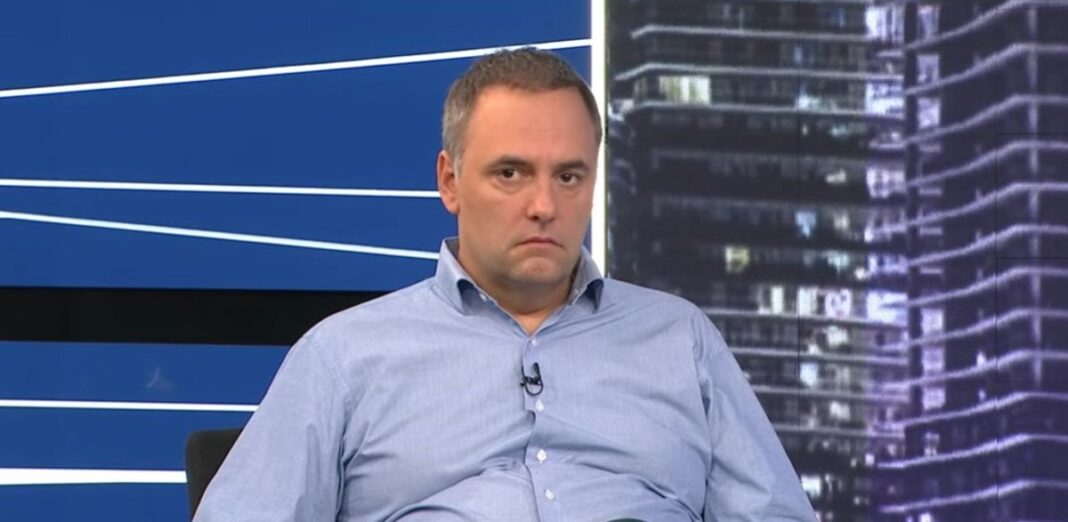 El derrotero de malas noticias no termina. La Justicia confirmó en las últimas horas que el jefe de Gabinete, Manuel Adorni, viajó en primera clase a Aruba junto a toda su familia.