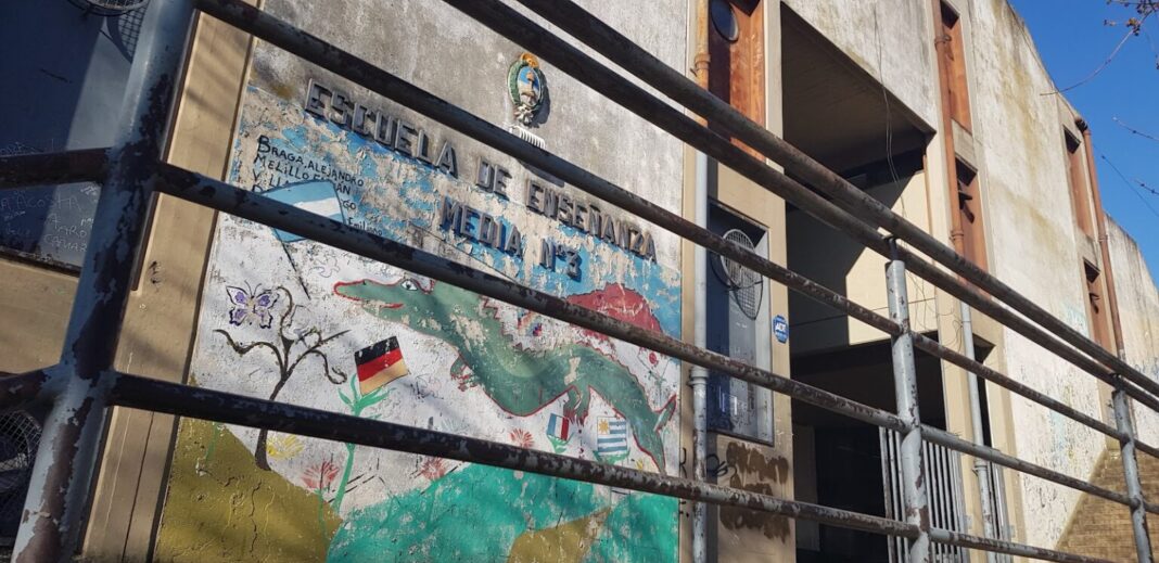 El diputado bonaerense del PTS-FIT, Christian 