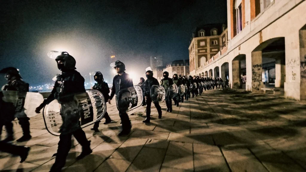 Más de 350 efectivos de fuerzas federales, provinciales y municipales participaron del operativo que incluyó maquinaria pesada y el despliegue de múltiples áreas del Municipio.