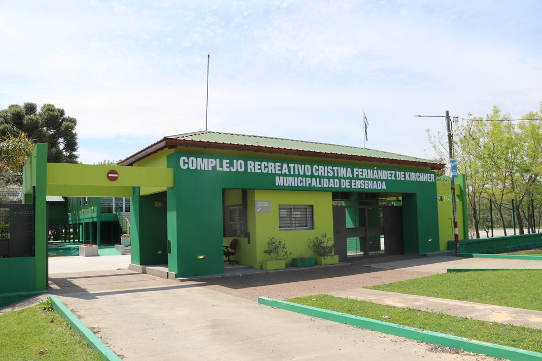 La senadora de La Libertad Avanza, Analía Balaudo, presentó una iniciativa para regular el sistema de denominación de edificios del Estado bonaerense.