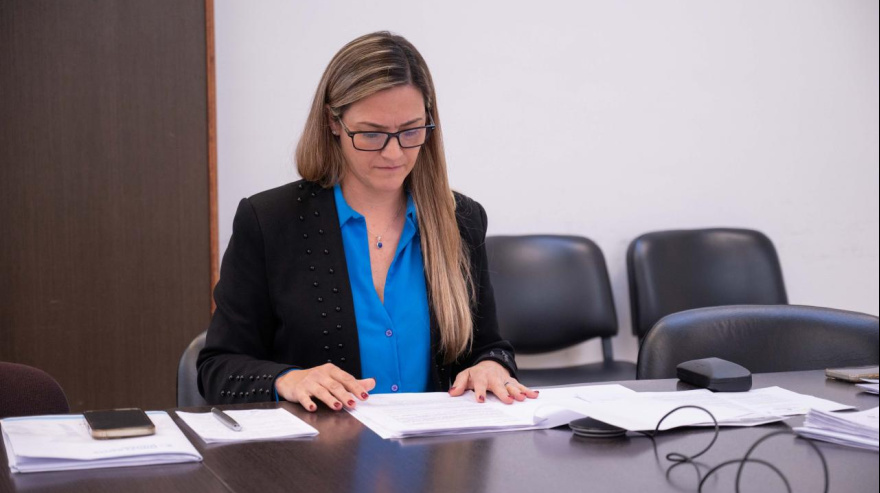 La diputada Sabat fundamentó la iniciativa en informes que detectaron niveles elevados de arsénico en distintas localidades bonaerenses y planteó la necesidad de centralizar esa información en un sistema público.