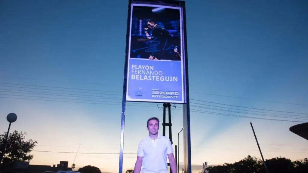 En los últimos años, Belasteguín ya recibió distintos reconocimientos en su natal Pehuajó por su carrera, lo que consolidó su vínculo con la comunidad local