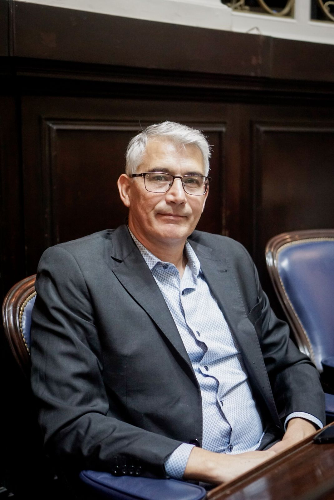 El diputado bonaerense, Carlos Puglelli, presentó en las últimas semanas un proyecto de ley para prohibir las reseñas anónimas y falsas de productos o servicios. Los detalles.