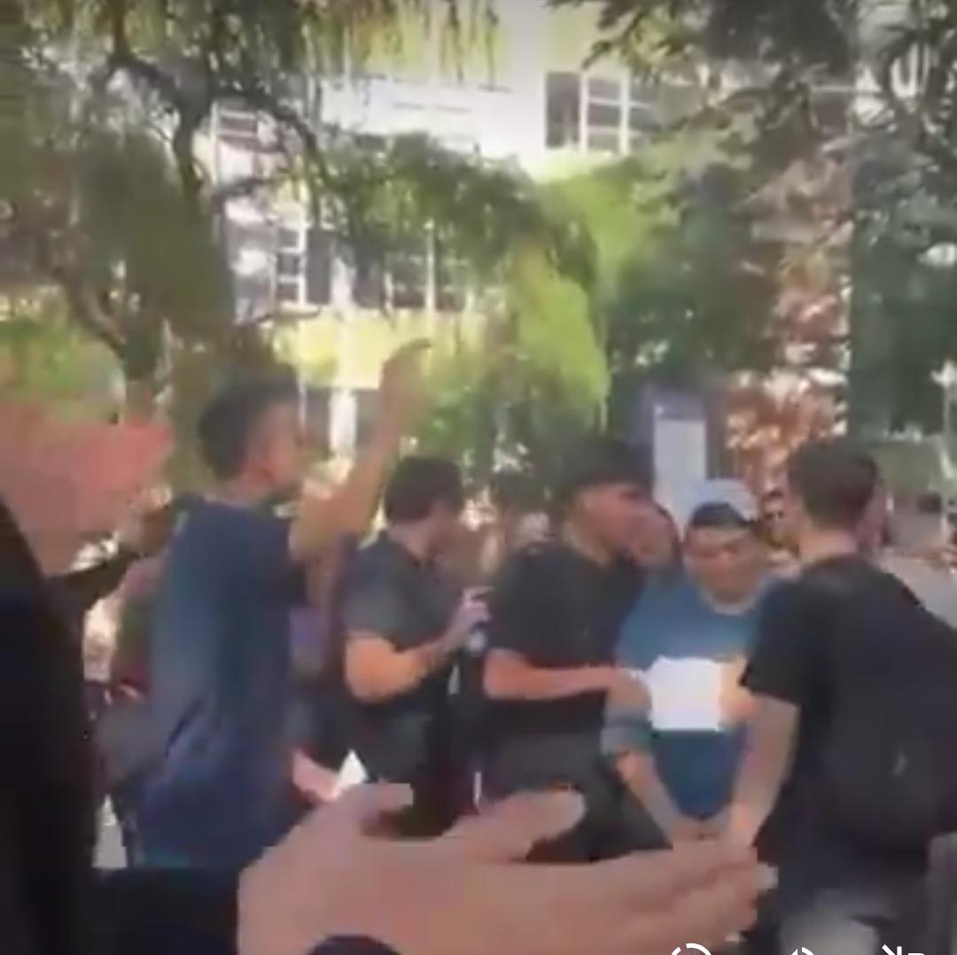 Militantes de La Libertad Avanza fueron agredidos y expulsados de la sede Manuel Belgrano de la Universidad de Mar del Plata.
