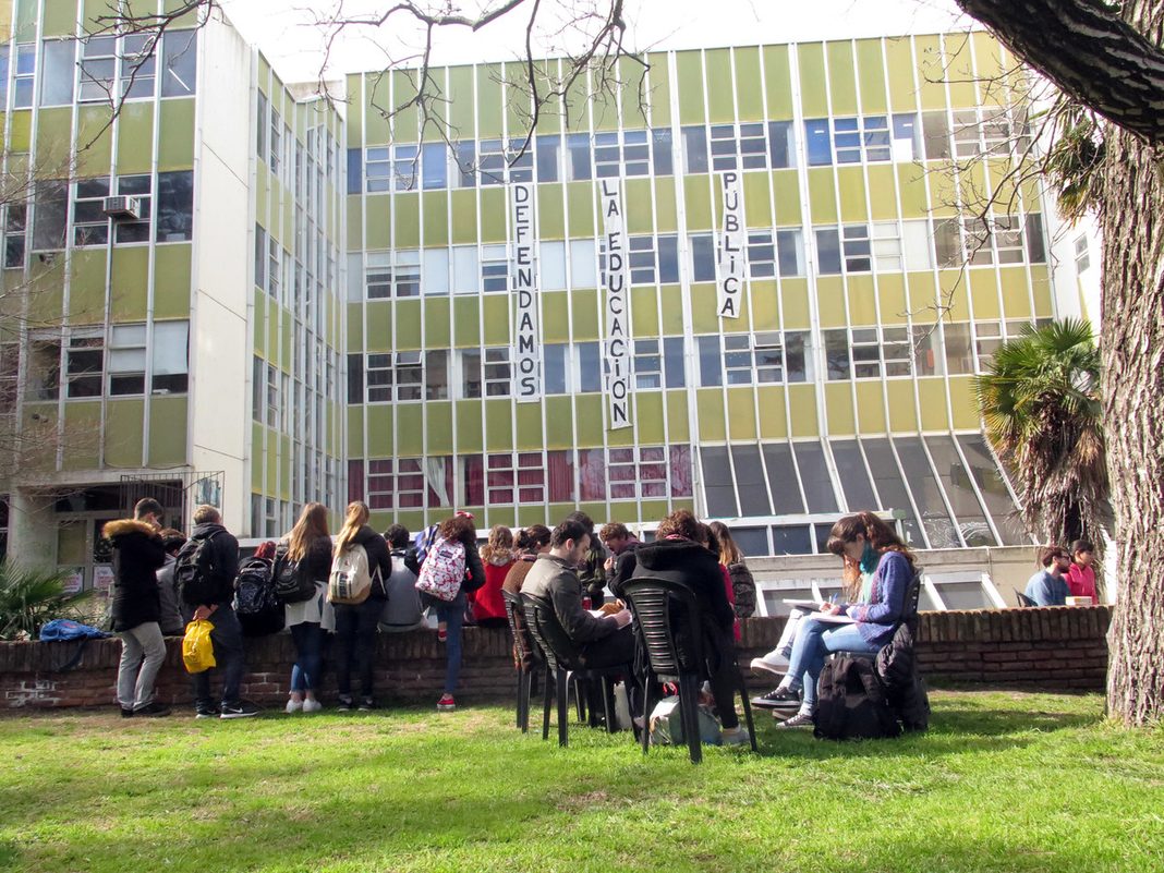 Legisladores bonaerenses de LLA se solidarizaron con los militantes agregidos en la Universidad de Mar del Plata. 