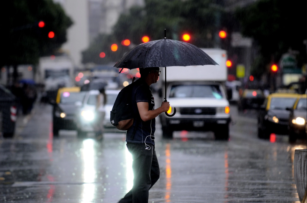 El AMBA inicia la semana con condiciones de inestabilidad, este lunes 20 se prevén lluvias y tormentas con mayor probabilidad durante la tarde.
