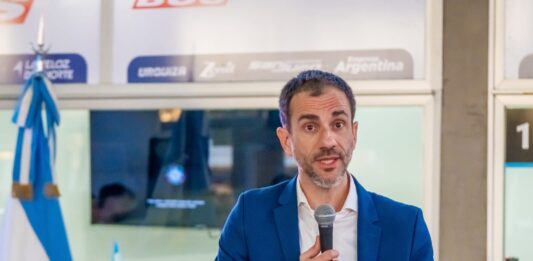 El senador provincial y actual vicepresidente del PRO bonaerense, Pablo Petrecca, recorrió tres municipios del interior y pidió "unidad opositora" para ganar la Provincia.