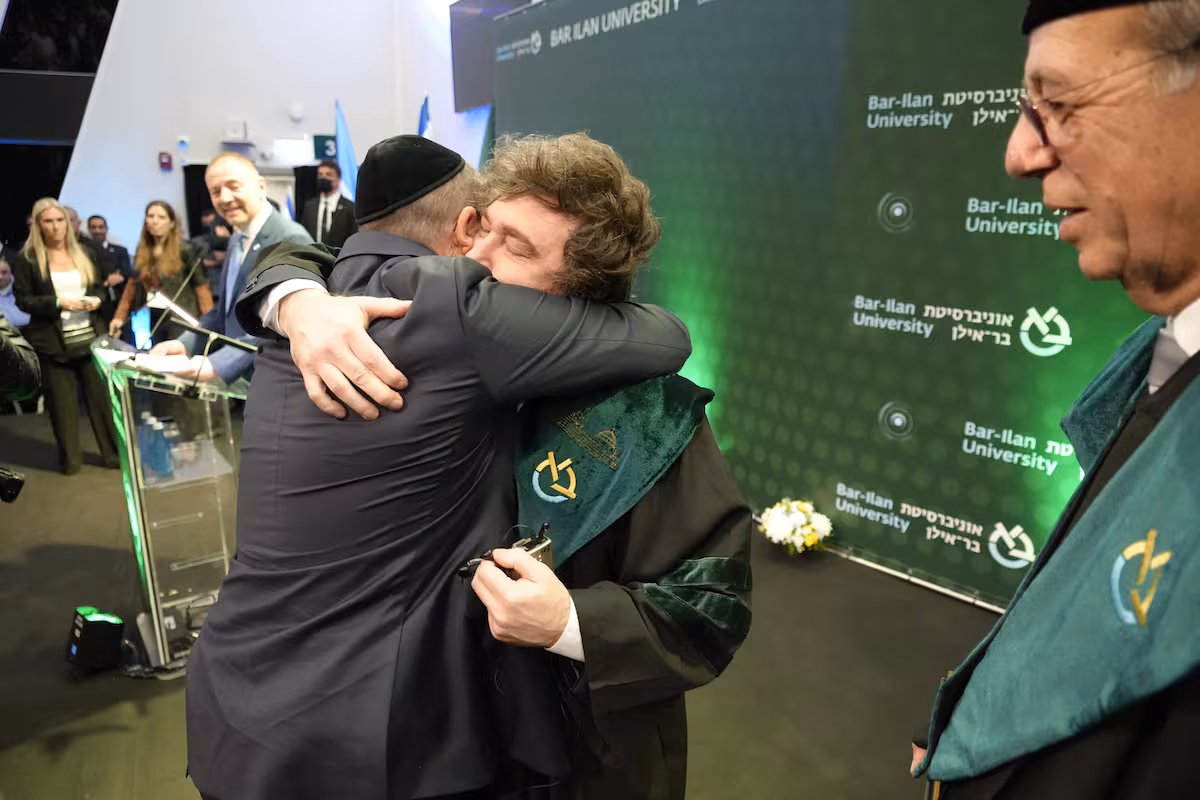 
En su tercera visita a Israel, Javier Milei recibió una distinción en la Universidad de Tel Aviv y dio un nuevo discurso contra la prensa. 
