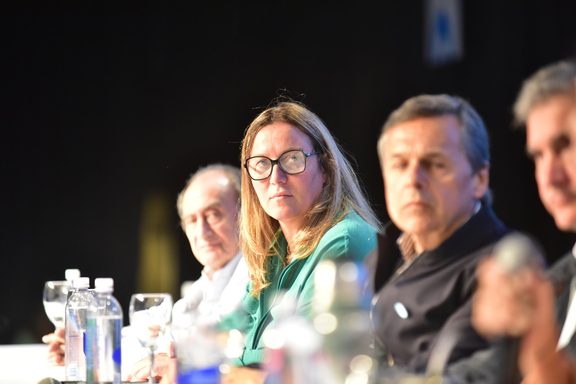 Arata criticó el ajuste sobre las universidades: “Vulneran derechos de trabajadores y estudiantes” La senadora bonaerense del massismo, Valeria Arata, presentó un proyecto para instar al Ejecutivo nacional a dar efectivo cumplimiento de la Ley de Financiamiento Universitario.