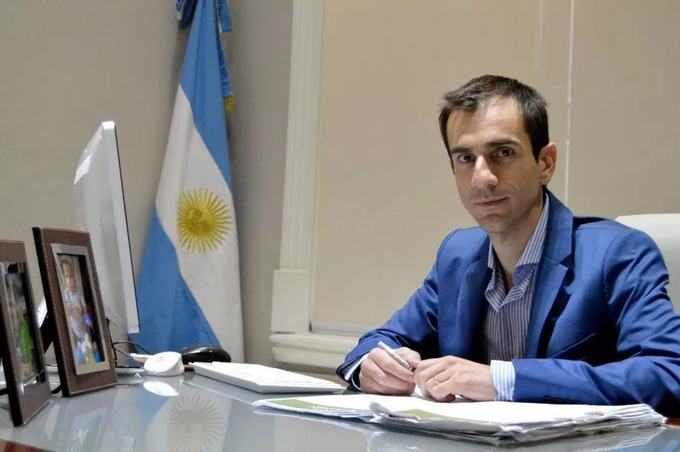 El senador del PRO, Pablo Petrecca, presentó un pedido de informes para conocer la situación que atraviesa la Policía Bonaerense, en medio del aumento exponencial de casos de suicidio. 