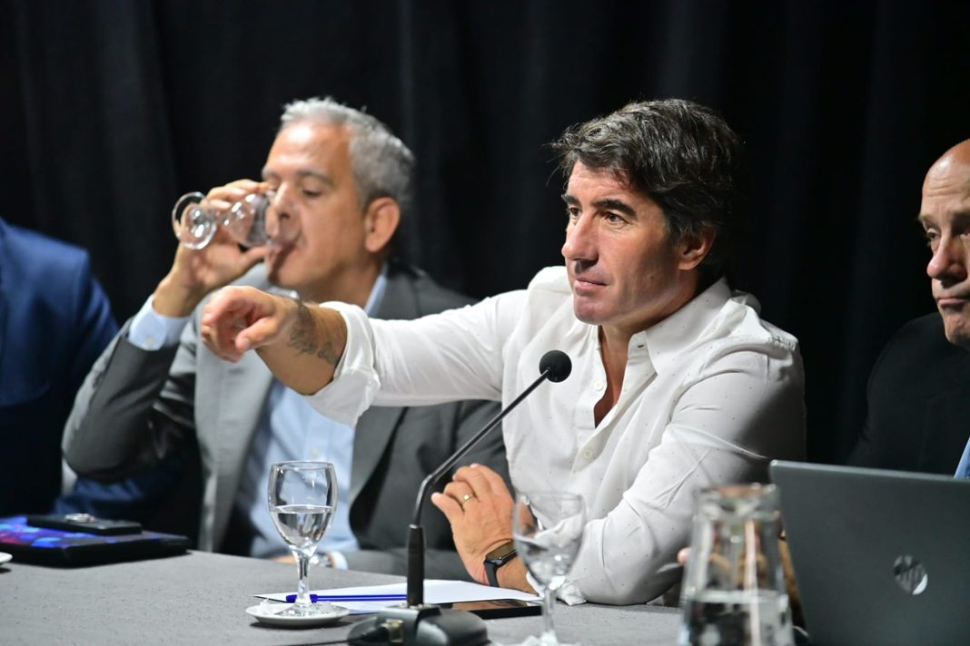 El diputado del radicalismo, Matías Civale, instó a las autoridades de la Cámara baja a conformar las comisiones. Pide por el tratamiento de una serie de proyectos vinculado a una reforma política integral.