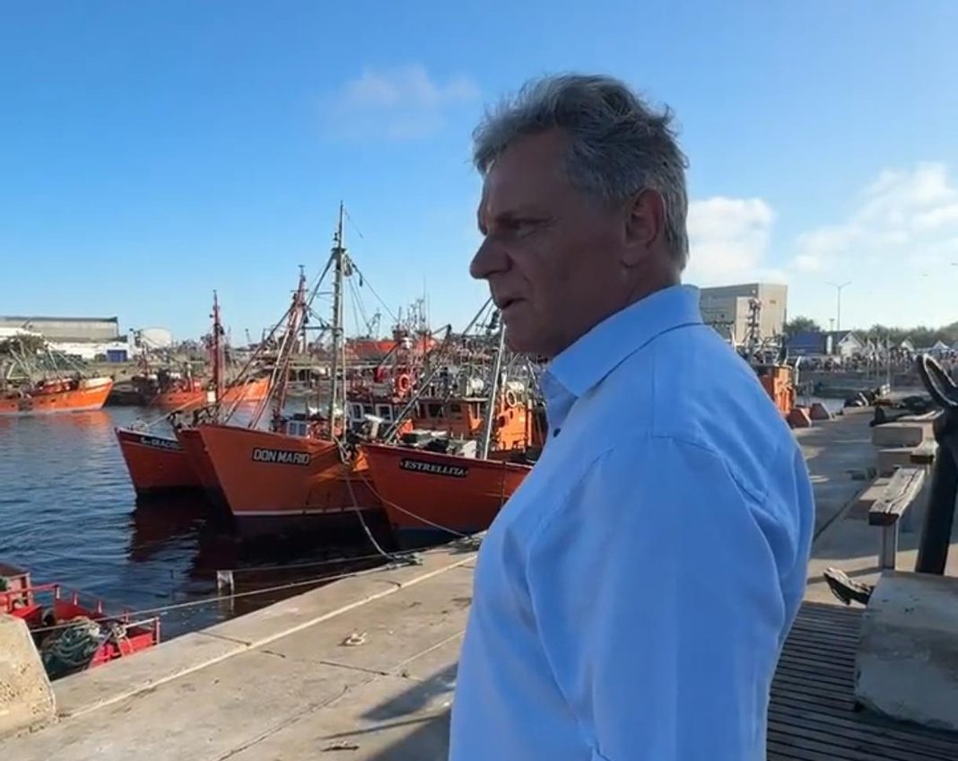 El concejal marplatense, Gustavo Pulti, cuestionó el proyecto del Gobierno nacional que pretende transferir cuotas de merluza de los buques fresqueros a los congeladores.