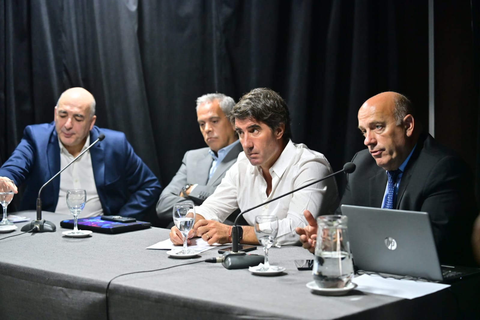 Junto con legisladores de la UCR, el diputado de la Coalición Cívica, Andrés de Leo, impulsó que las PASO sean optativas a partir de 2027.