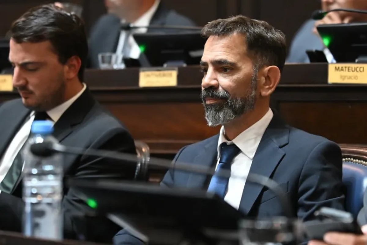 El legislador de La Libertad Avanza, Juanes Osaba, impulsa una reforma integral del sistema electoral bonaerense con eje en la Boleta Única de Papel.