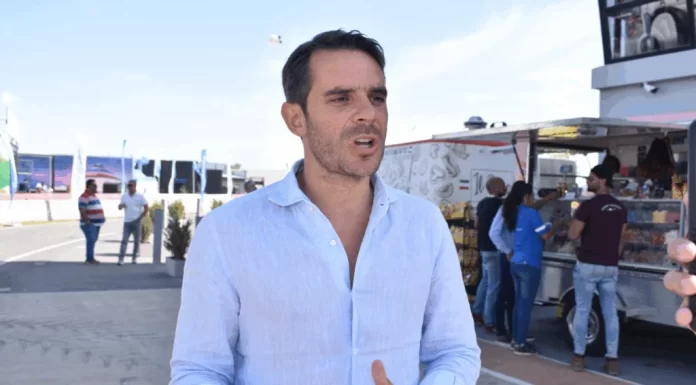 Piden investigar a Passaglia por encubrimiento, tráfico de influencias y la detención ilegal de un vecino Un vecino de San Nicolás presentó un juicio político que involucra al diputado de Hechos, Manuel Passaglia, que es acusado de tráfico de influencias y una detención ilegal.