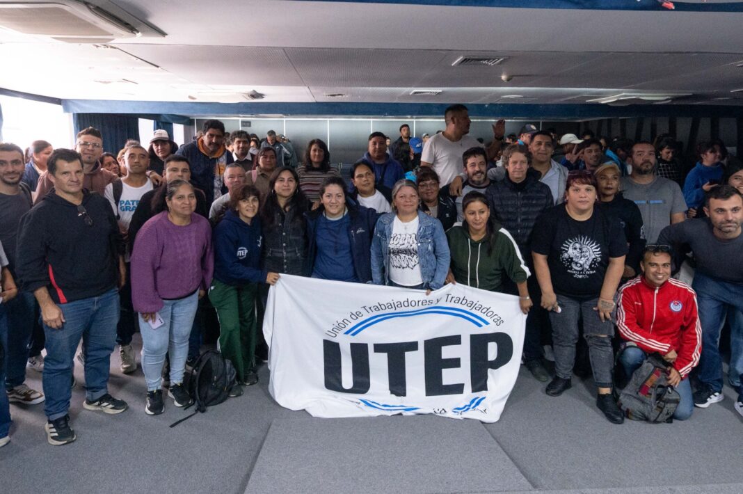 Organizaciones sociales y legisladores de todo el arco político coparon el auditorio de la Cámara de Diputados bonaerenses para denunciar el recorte del Ejecutivo nacional.