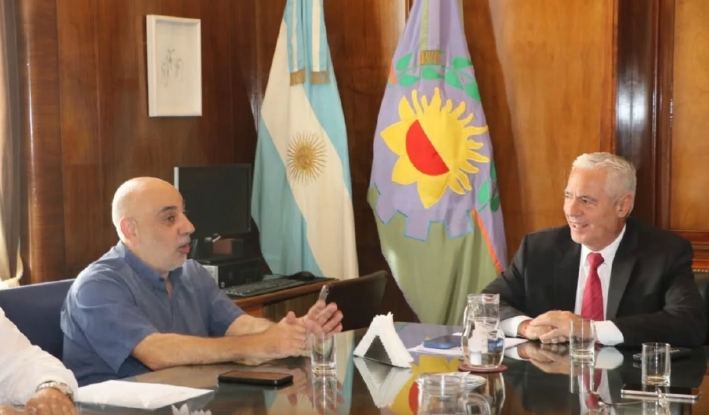 El titular del gremio AJB, Hugo Russo, y el flamante titular de la Suprema Corte bonaerense, Sergio Torres.