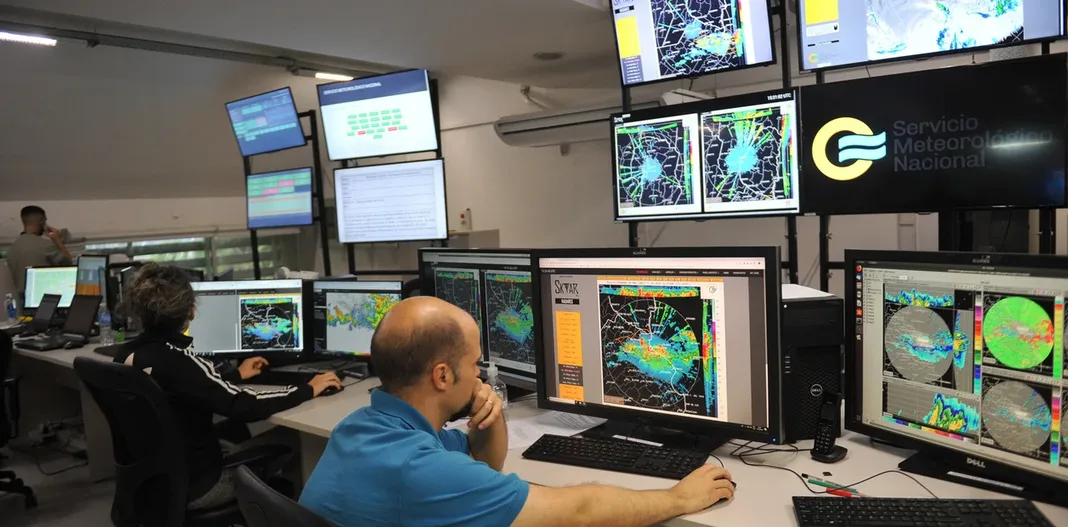 El Gobierno modificó el esquema del SMN y habilitó a terceros a prestar el servicio meteorológico para vuelos, tras el paro de este viernes.