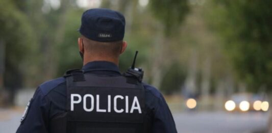 El senador bonaerense, Sergio Vargas, propone crear un dispositivo de salud mental para el personal de las fuerzas de seguridad, ante el aumento exponencial de casos de suicidio.
