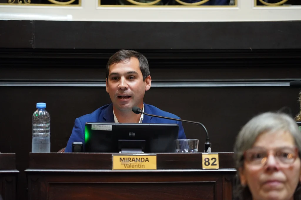 En 2025, Miranda impulsó un proyecto para mejorar la Ruta 50 con obras de señalización, iluminación y mantenimiento en un tramo clave del interior bonaerense.