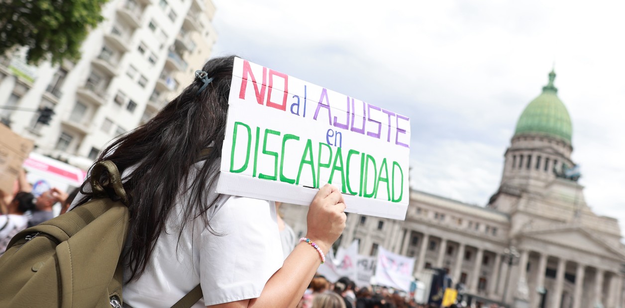 En medio del litigio judicial por el incumplimiento de la normativa aprobada por el Congreso, el Gobierno nacional envió una nueva ley de discapacidad que impone requisitos adicionales.