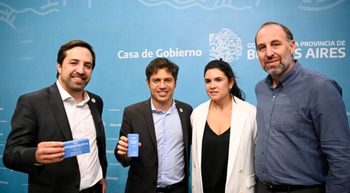 A la espera de la ley de empresas de medicamentos, Kicillof refuerza la entrega de remedios El gobernador Axel Kicillof este jueves anunciará el refuerzo de la entrega de remedios, mientras se espera el ingreso de la ley de empresas de medicamentos.