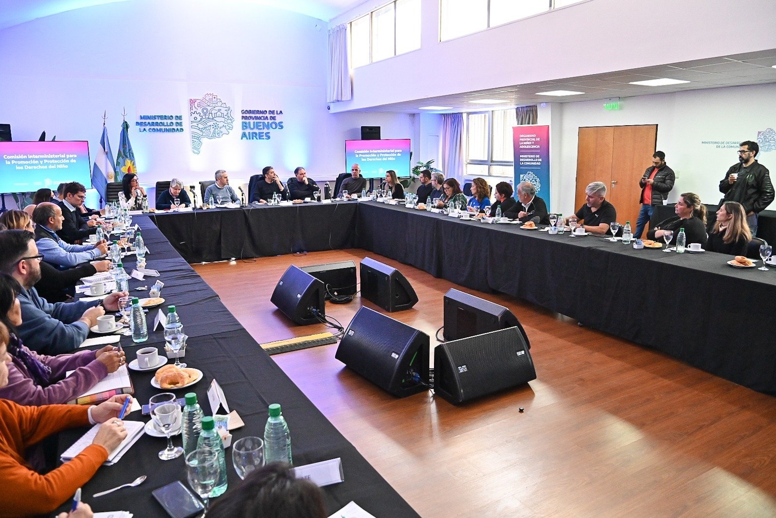 Funcionarios bonarenses efectuaron una mesa de trabajo para abordar los casos de amenazas a través de un "abordaje de manera integral y multidisciplinaria".