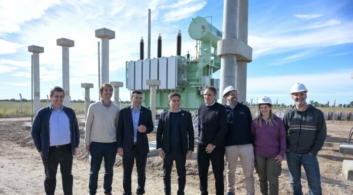 Kicillof salió a defender las tasas municipales: “Representan sólo el 1% del PBI” El gobernador de la provincia de Buenos Aires, Axel Kicillof, defendió este martes el esquema de tasas municipales durante un acto en Coronel Suárez.