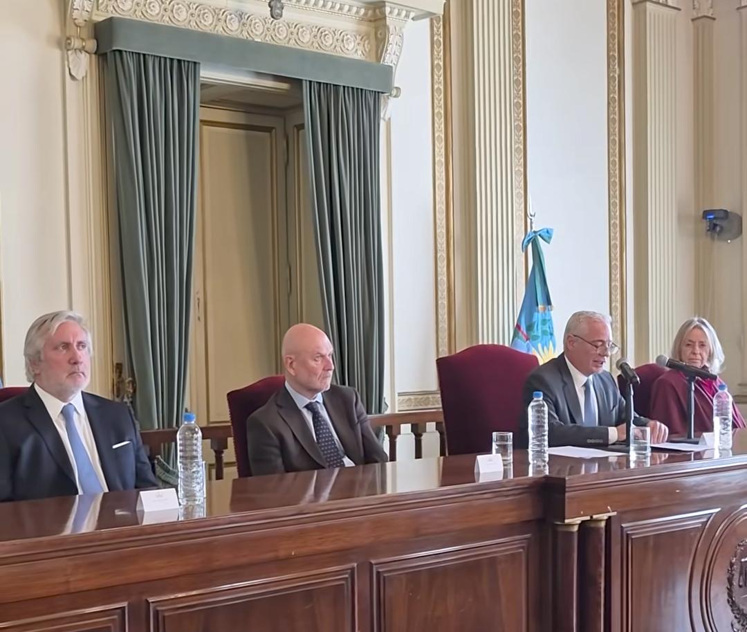A través de un acto institucional, los tres jueces de la Suprema Corte y el Procurador General presentaron el proyecto de ley de autarquía financiera.
