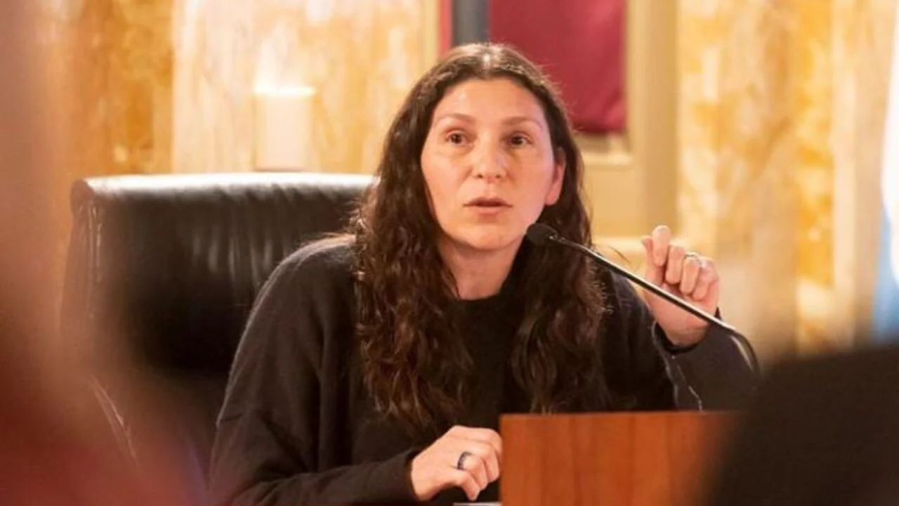 La senadora Macha incluyó en su proyecto la obligación de brindar información clara sobre las deudas y prohibió prácticas intimidatorias en los procesos de cobro.