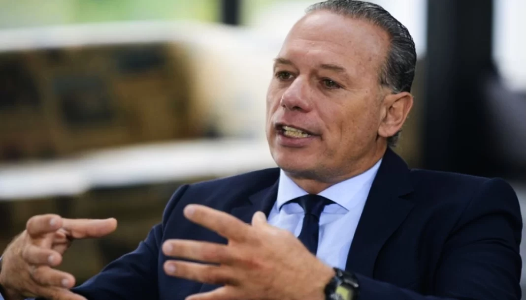 El senador bonaerense, Sergio Berni, chicaneó a los legisladores libertarios que patalearon por los recortes en el programa alimentario MESA.