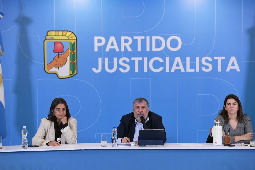 Con José Mayans a la cabeza, el PJ tuvo un encuentro del Consejo Nacional y fijó la fecha para el Congreso partidario, donde comenzará a definir la estrategia de cara a 2027.