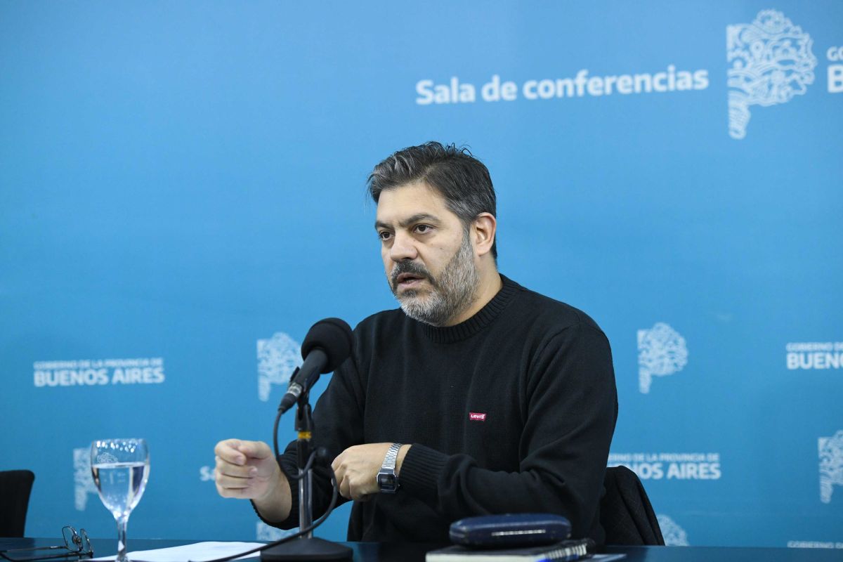 Carlos Bianco encabezó una nueva conferencia de prensa y volvió a cuestionar las decisiones del Gobierno nacional con los números de la caída del empleo formal en mano. 