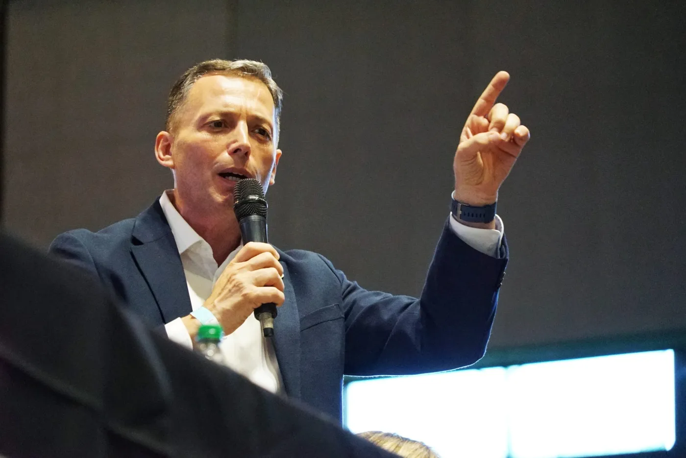 Gray impulsó una presentación judicial de 15 páginas y pidió la nulidad del DNU 274 para preservar el funcionamiento del SMN.
